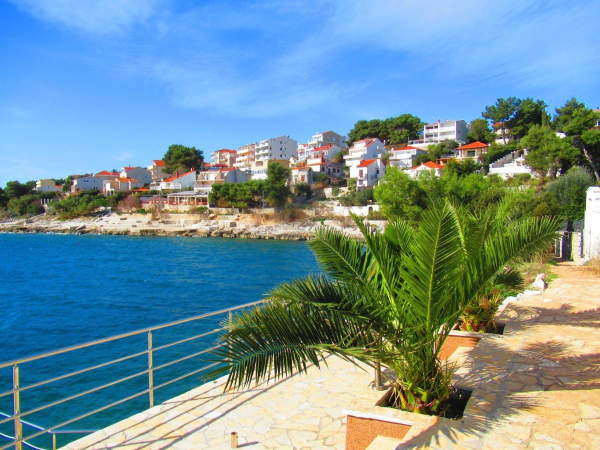 Marcel Apartment Mit Meerblick Trogir Eksteriør billede