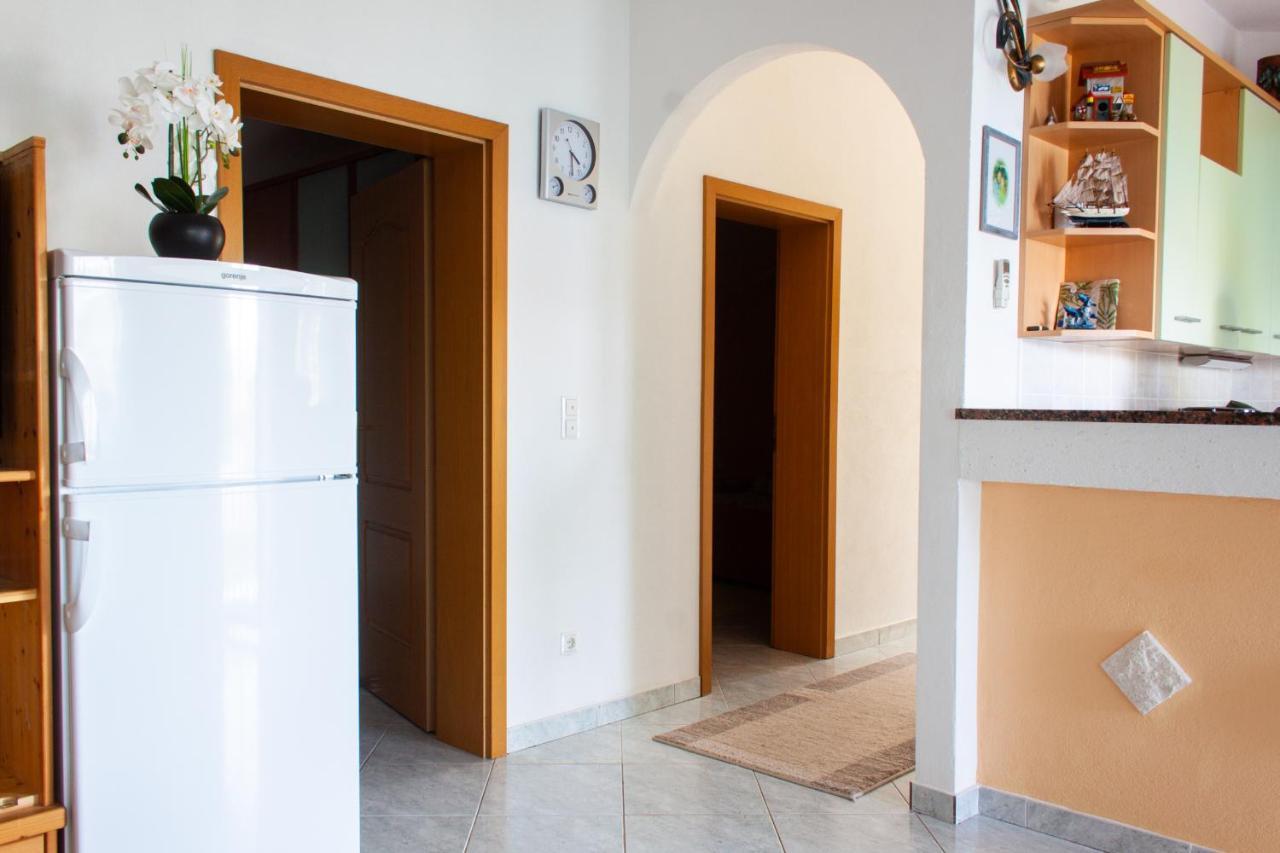 Marcel Apartment Mit Meerblick Trogir Eksteriør billede