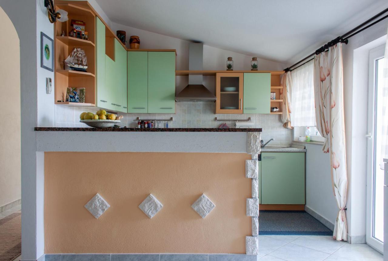 Marcel Apartment Mit Meerblick Trogir Eksteriør billede
