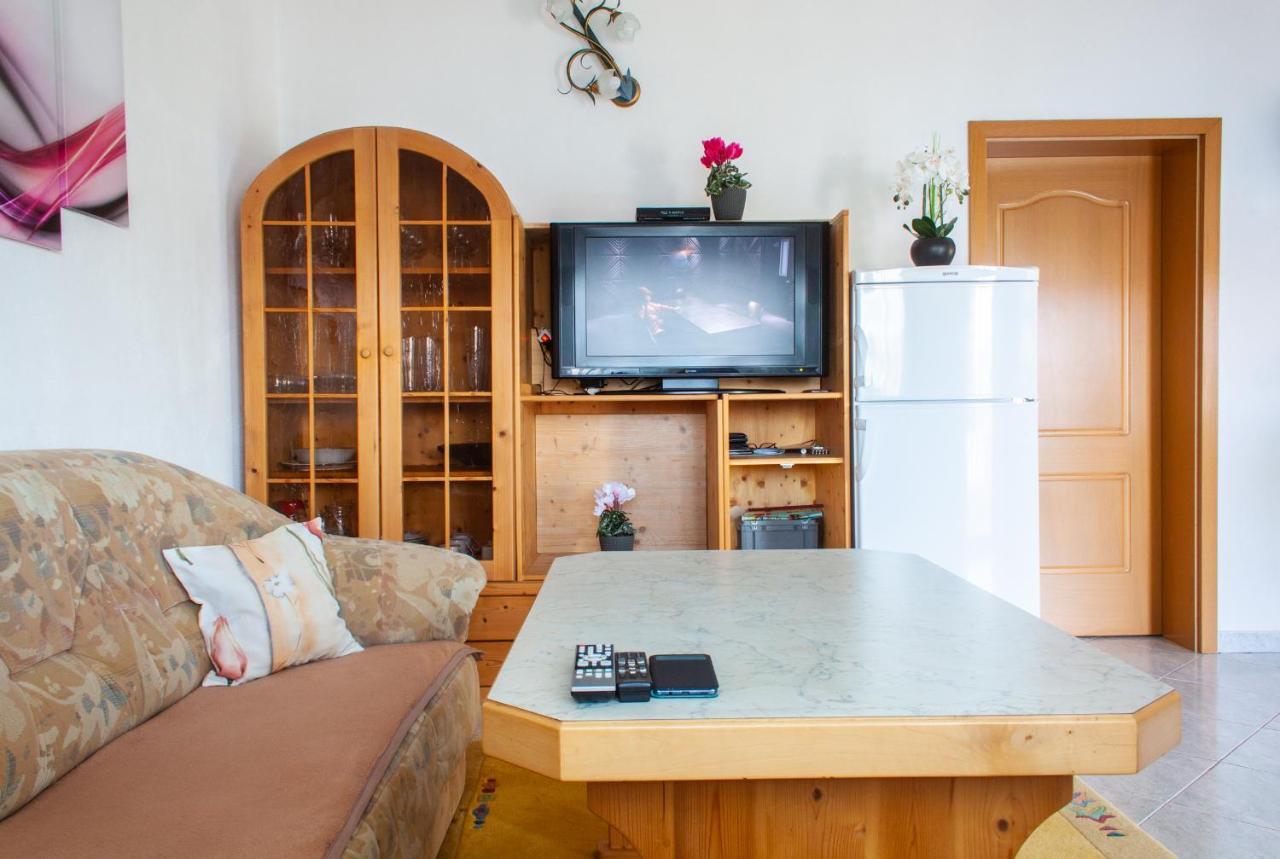Marcel Apartment Mit Meerblick Trogir Eksteriør billede