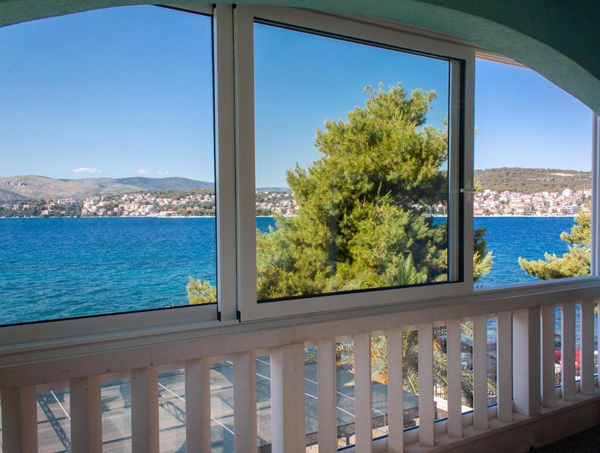 Marcel Apartment Mit Meerblick Trogir Eksteriør billede