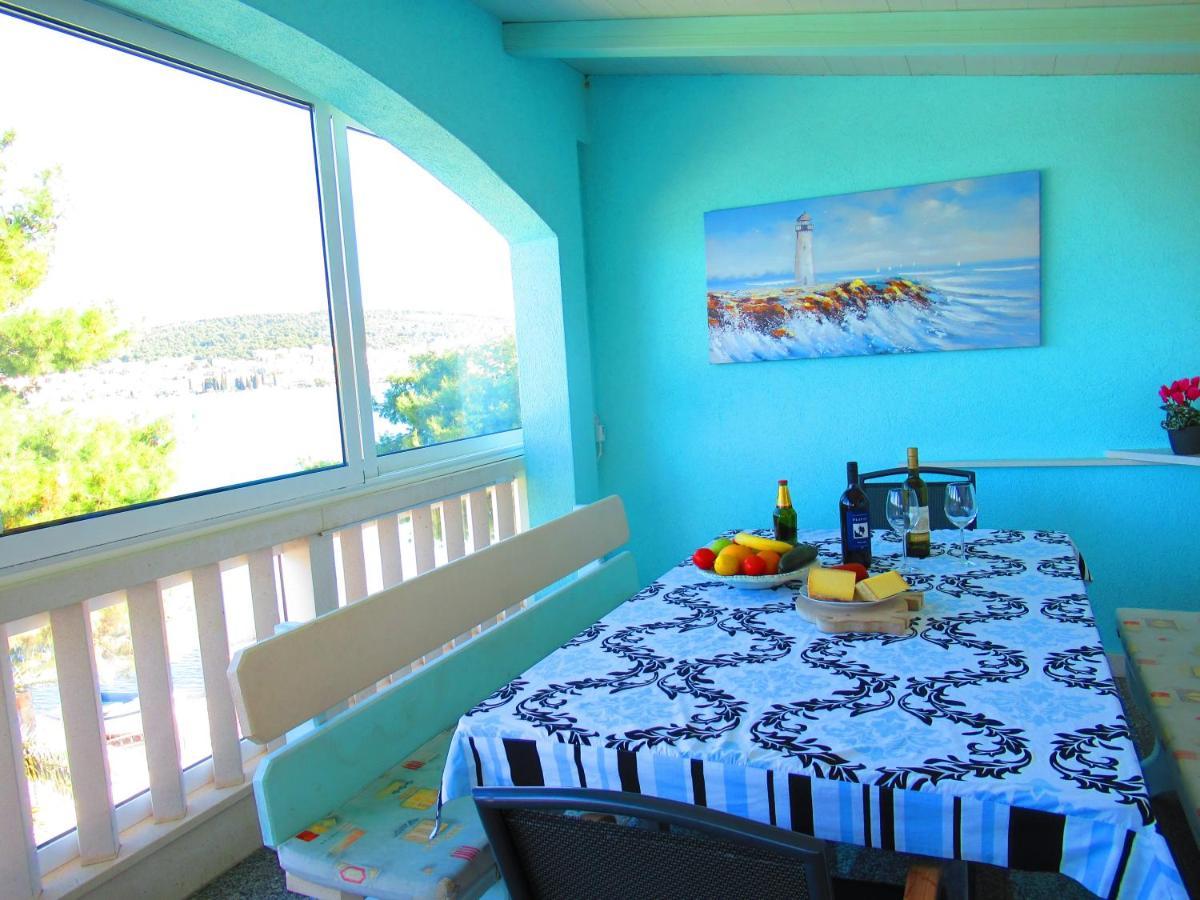 Marcel Apartment Mit Meerblick Trogir Eksteriør billede